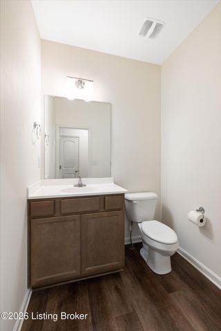 8102 Gateway Run Rd, Louisville, KY 40229