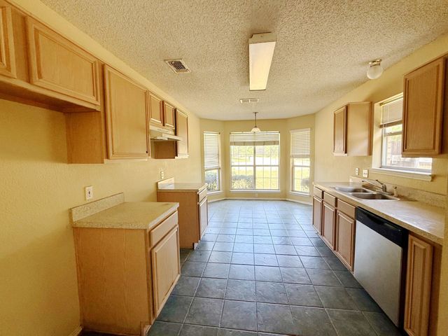 326 King Arthur Drive, Weatherford, TX 76086