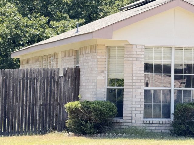 326 King Arthur Drive, Weatherford, TX 76086