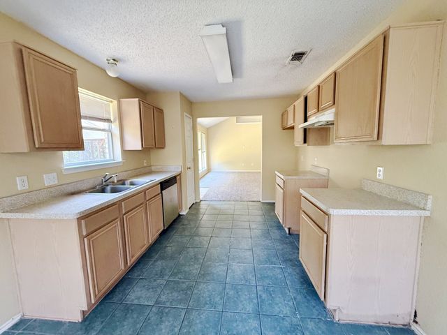326 King Arthur Drive, Weatherford, TX 76086
