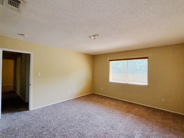 326 King Arthur Drive, Weatherford, TX 76086
