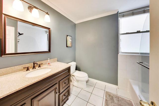 6253 N Magnolia Avenue G, Chicago, IL 60660