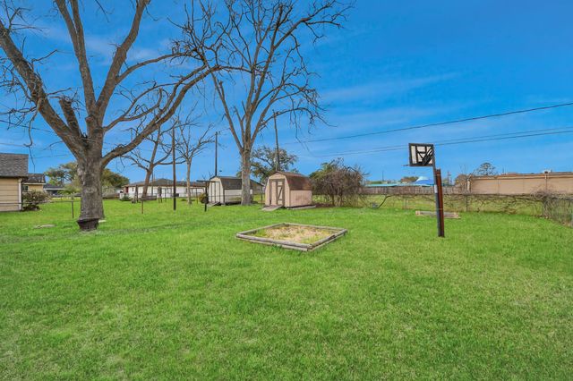 4609 Ray Street, Pearland, TX 77581