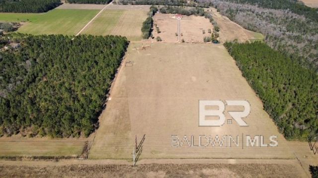 25 County Road 48, Robertsdale, AL 36567