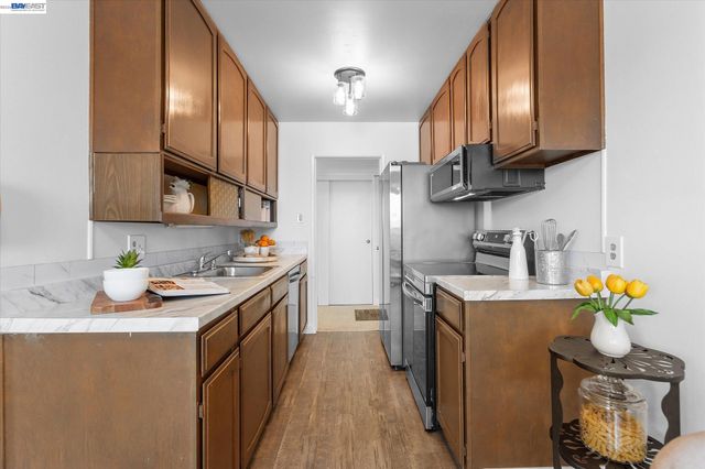 2137 Otis Drive 302, Alameda, CA 94501