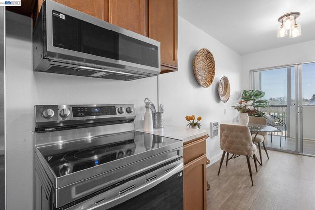 2137 Otis Drive 302, Alameda, CA 94501