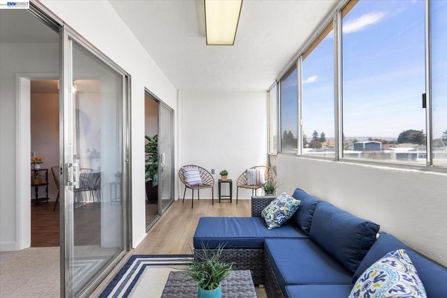 2137 Otis Drive 302, Alameda, CA 94501