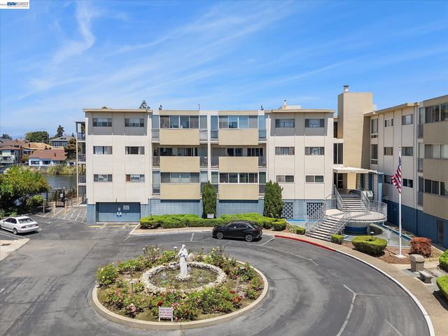 2137 Otis Drive 302, Alameda, CA 94501