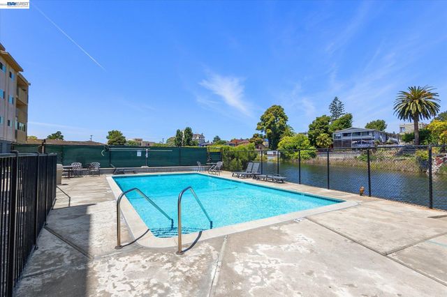 2137 Otis Drive 302, Alameda, CA 94501