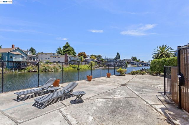 2137 Otis Drive 302, Alameda, CA 94501