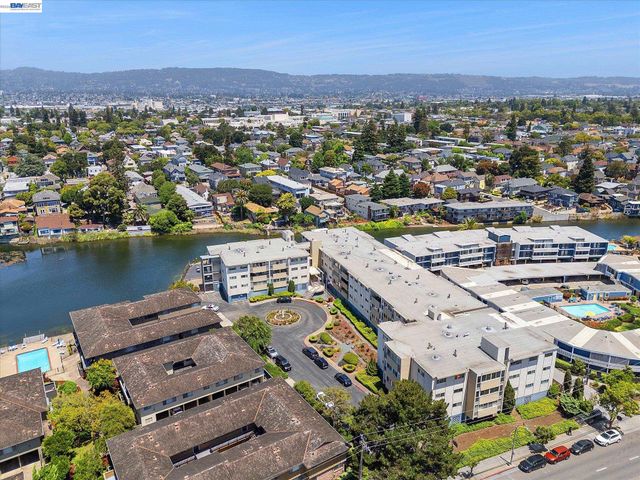 2137 Otis Drive 302, Alameda, CA 94501