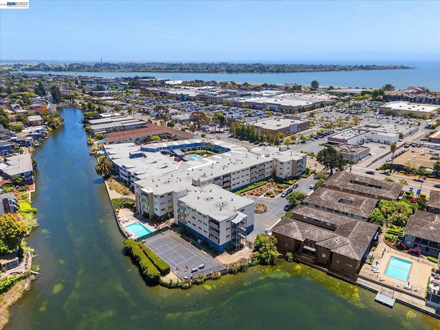 2137 Otis Drive 302, Alameda, CA 94501