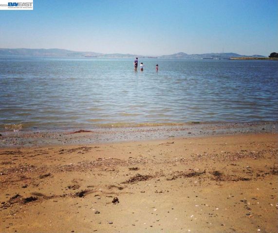 2137 Otis Drive 302, Alameda, CA 94501