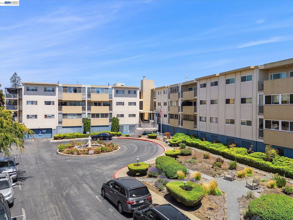 2137 Otis Drive 302, Alameda, CA 94501