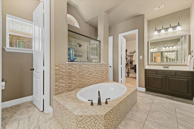 10028 Broiles Lane, Fort Worth, TX 76244