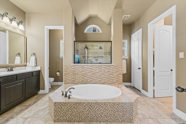10028 Broiles Lane, Fort Worth, TX 76244