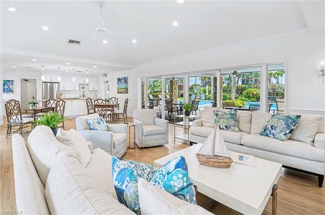 2206 Gulf Shore Blvd N Apt G2 2, Naples, FL 34102