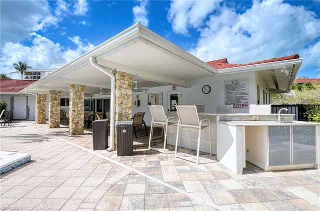 2206 Gulf Shore Blvd N Apt G2 2, Naples, FL 34102