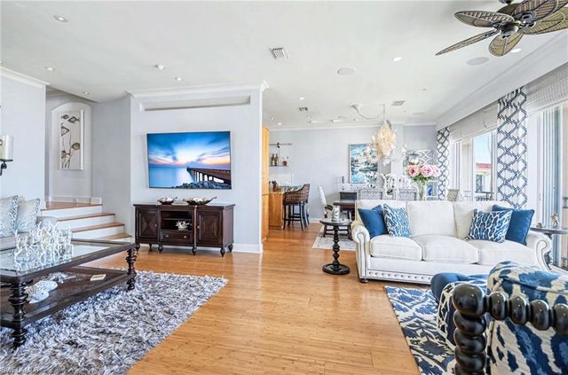 2206 Gulf Shore Blvd N Apt G2 2, Naples, FL 34102