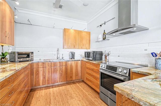 2206 Gulf Shore Blvd N Apt G2 2, Naples, FL 34102