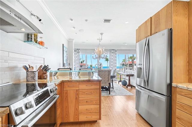 2206 Gulf Shore Blvd N Apt G2 2, Naples, FL 34102