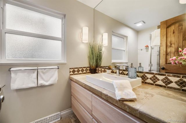 2901 S Madison Street, Denver, CO 80210