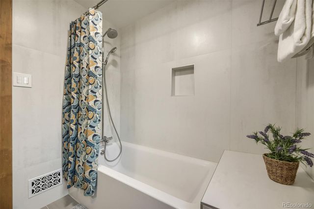 2901 S Madison Street, Denver, CO 80210