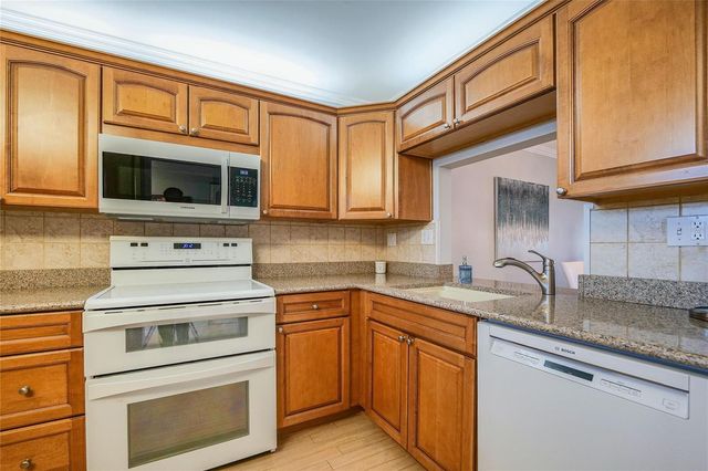 3920 Inverrary Boulevard 604-c, Lauderhill, FL 33319