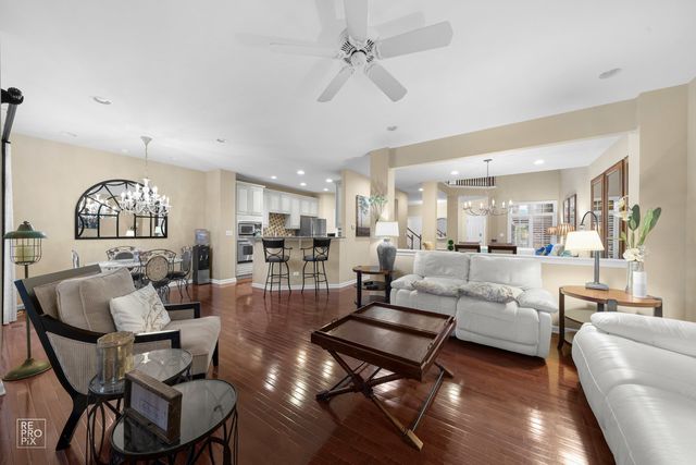 156 Paxton Road, Bloomingdale, IL 60108