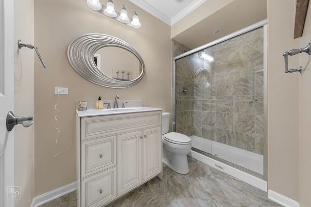 156 Paxton Road, Bloomingdale, IL 60108