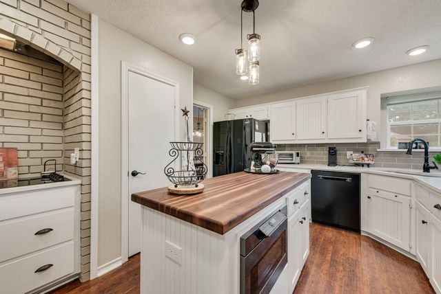 602 Creek View Circle, Ovilla, TX 75154