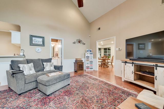 602 Creek View Circle, Ovilla, TX 75154