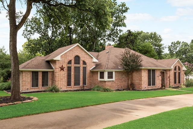 602 Creek View Circle, Ovilla, TX 75154