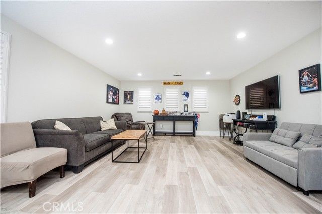 6674 Ashford Mill Court, Eastvale, CA 92880