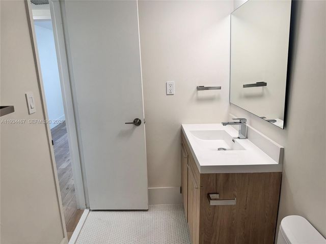 5161 Collins Ave 916, Miami Beach, FL 33140