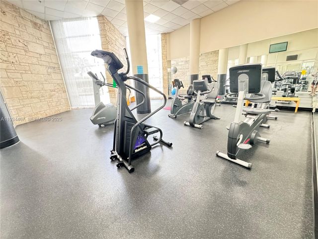 5161 Collins Ave 916, Miami Beach, FL 33140