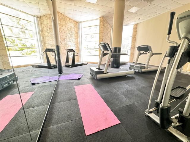 5161 Collins Ave 916, Miami Beach, FL 33140