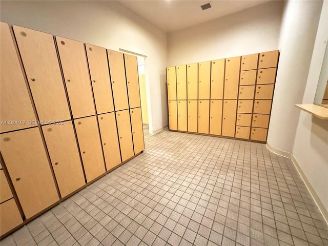 5161 Collins Ave 916, Miami Beach, FL 33140