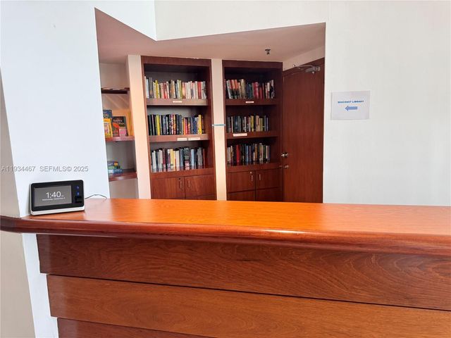 5161 Collins Ave 916, Miami Beach, FL 33140