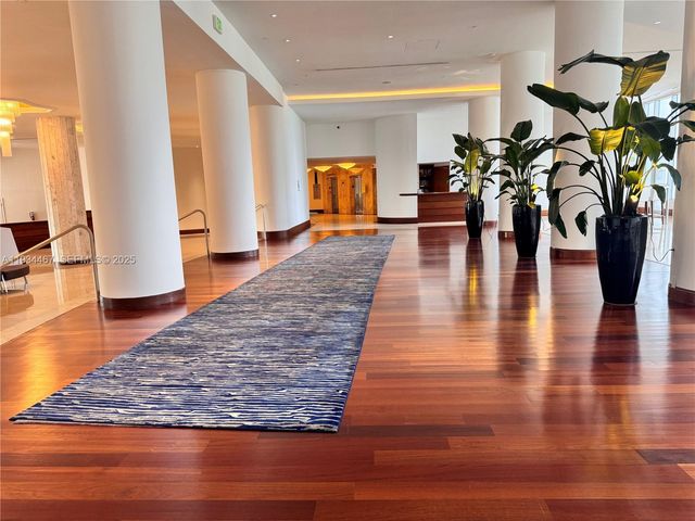 5161 Collins Ave 916, Miami Beach, FL 33140