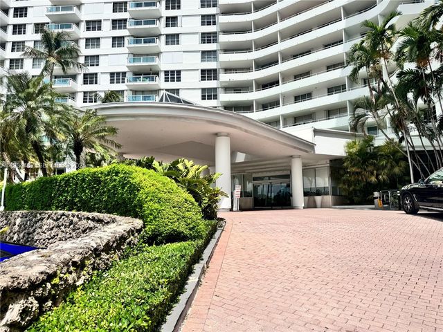 5161 Collins Ave 916, Miami Beach, FL 33140