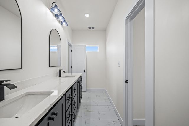 9917 F M 1294, Shallowater, TX 79363