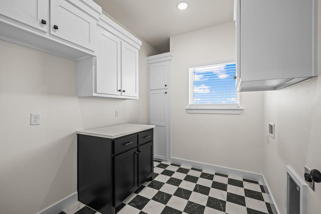 9917 F M 1294, Shallowater, TX 79363