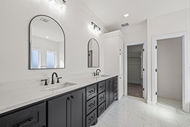 9917 F M 1294, Shallowater, TX 79363