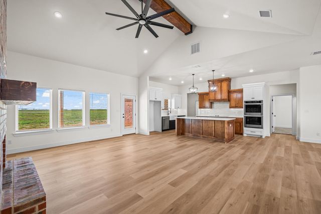 9917 F M 1294, Shallowater, TX 79363