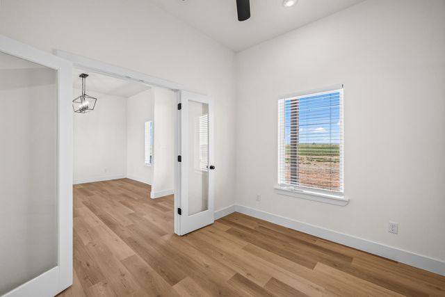 9917 F M 1294, Shallowater, TX 79363