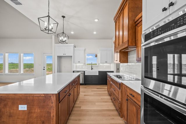 9917 F M 1294, Shallowater, TX 79363