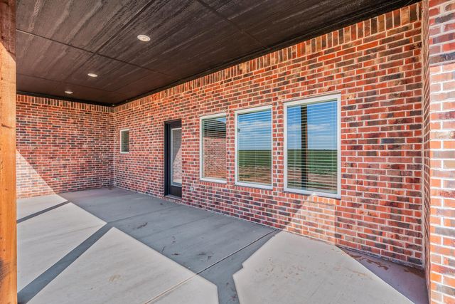 9917 F M 1294, Shallowater, TX 79363