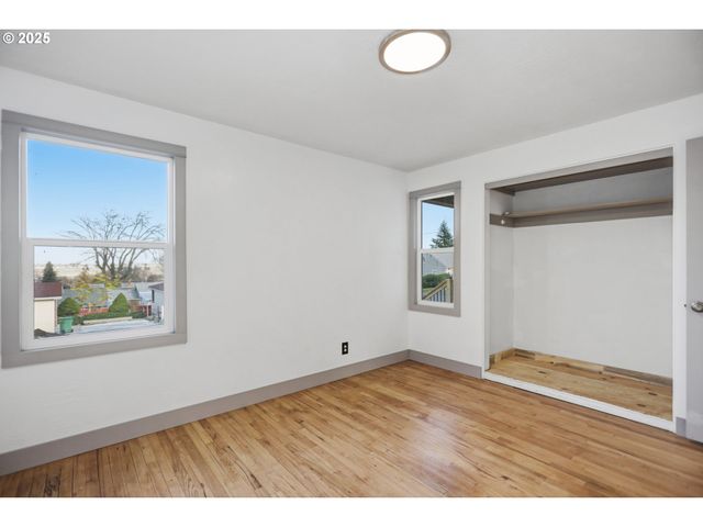 602 W 13TH St, The Dalles, OR 97058