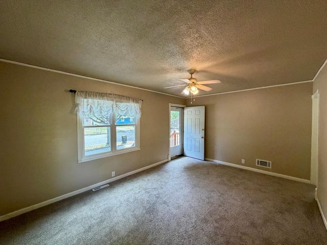 1009 19th Street N, Moorhead, MN 56560